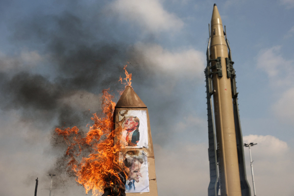 غروسي يحذر من نفاد الوقت المتبقي لاحتواء البرنامج النووي الإيراني