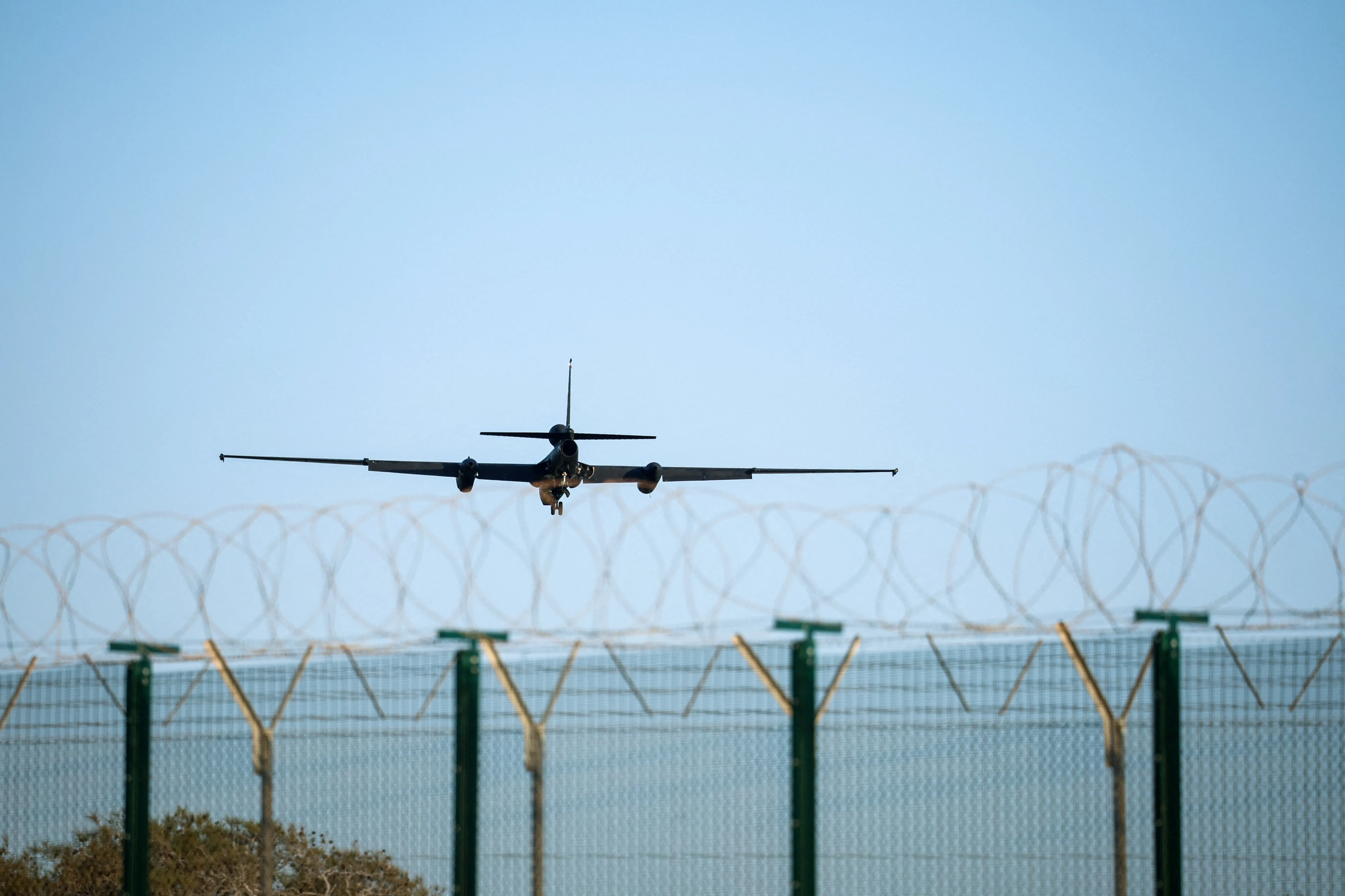 موافقت بریتانیا با استفاده آمریکا از پایگاههای این کشور همزمان با اعزام نیروهای بیشتر