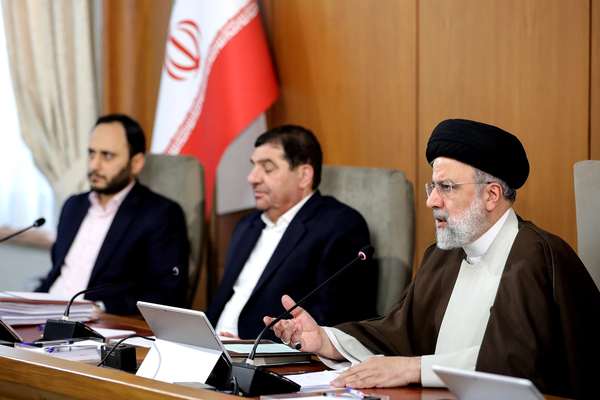 Iran's Economy Under Raisi Can Only Produce Corruption, Say Observers