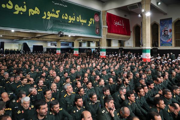 السويد ترحل زوجين إيرانيين لاتهامهما بالتخطيط لقتل 3 يهود والتعاون مع الحرس الثوري