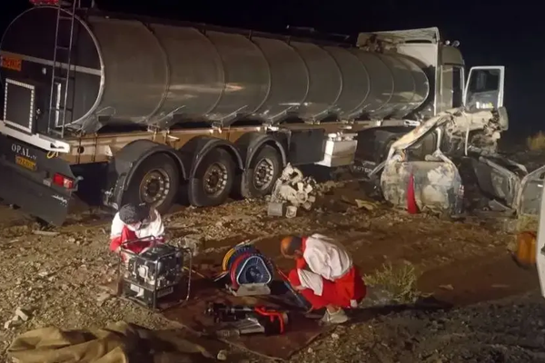 مقتل 11 أفغانيًا وإصابة 14 شخصًا آخرين بحادث سير في بلوشستان إيران