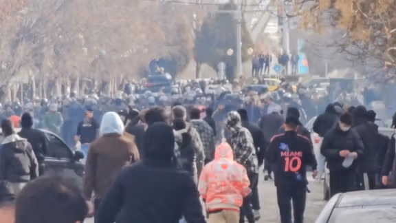 در پنجمین روز اعتراضات، مردم در نقاط مختلف کشور به خیابانها آمدند