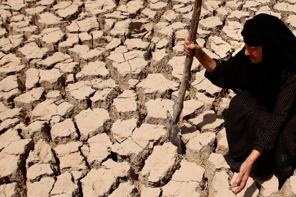 جان دادن از تشنگی زیر باران؛ در «برنامه با کامبیز حسینی» چه اتفاقی افتاد؟