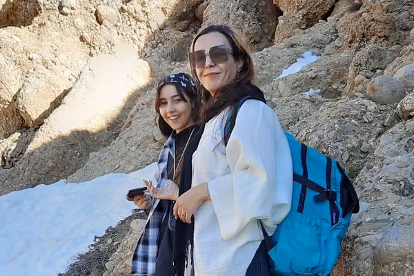 شاهزاده رضا پهلوی: بازداشت بیتا شفیعی و مادرش نماد «درماندگی و فروپاشی» جمهوری اسلامی است