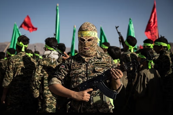 "واشنطن بوست": قوات الباسيج هي المحور الرئيسي للقمع الدموي لاحتجاجات الشعب الإيراني