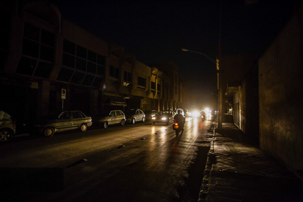 انقطاع متكرر للكهرباء في إيران.. والمواطنون غاضبون من "فشل النظام"