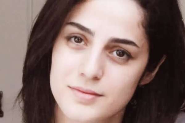 جلد إيرانية لمعارضتها الحجاب الإجباري حثَّ أخريات لسرد قصصهن على الإنترنت