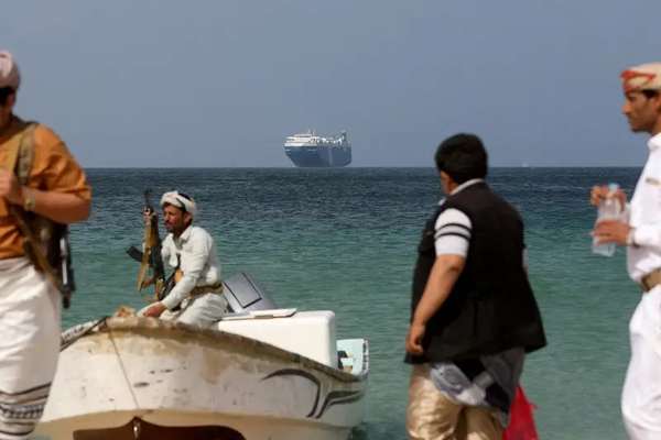 Vessel smuggling missiles, personnel for Iran-backed Houthis goes missing: Report