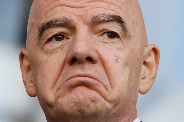 با وجود عذرخواهی؛ یوفا به اینفانتینو درباره طرح «فروش جام جهانی» فقط دو هفته مهلت داد