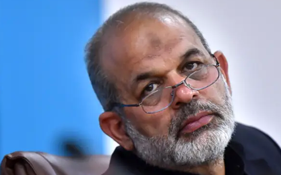 احمد وحیدی، وزیر کشور: موشکهای ایران معادلات بینالمللی قدرت را به هم میریزد