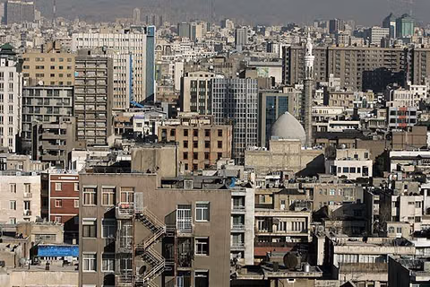 انتظار ۲۷ساله برای خرید خانه زیر سوال؛ فعال کارگری از محاسبه ۱۰۴ساله برای تهران میگوید