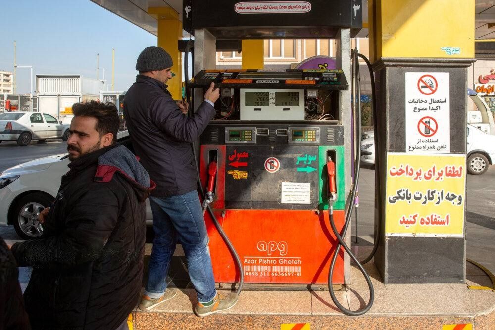 Iran weighs gasoline rationing as fuel deficit widens
