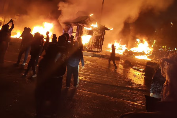 أطباء وخبراء: مقتل 20 ألفًا خلال 3 أيام في إيران وسرقة أعضاء وفصل رؤوس الضحايا