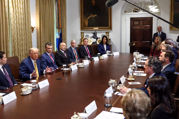 والاستریت ژورنال: ترامپ تصمیم گرفته است فشار مستمر بر تهران را حفظ کند