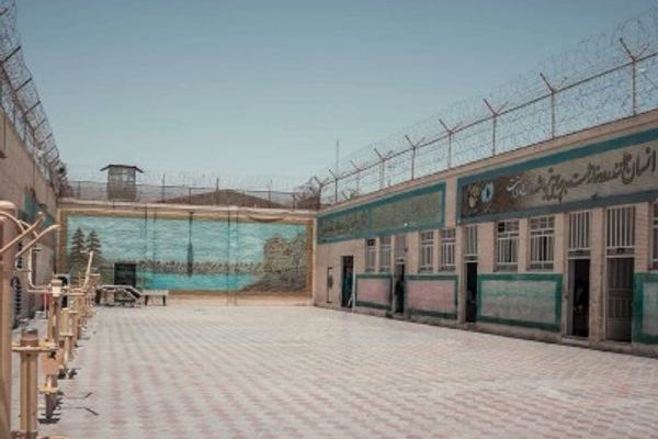 الاعتداء على معتقلين سياسيين من عرب الأهواز وعدة سجناء آخرين في سجن يزد المركزي بإيران