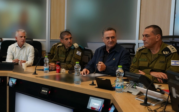 تصویری از جلسه فرماندهی با حضور وزیر دفاع اسرائیل و رییس موساد