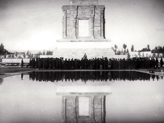 افتتاح آرامگاه فردوسی با سخنرانی رضاشاه، پاییز ۱۳۱۳