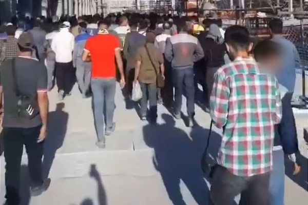 إضراب عمال إيرانيين في 110 مصانع خلال أسبوع