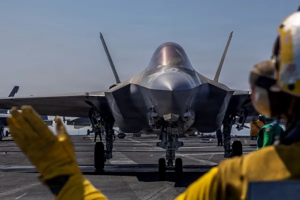 ترامپ: در صورت شکست دیپلماسی یا حمله محدود، حملهای «بسیار بزرگتر» تدارک میبینم