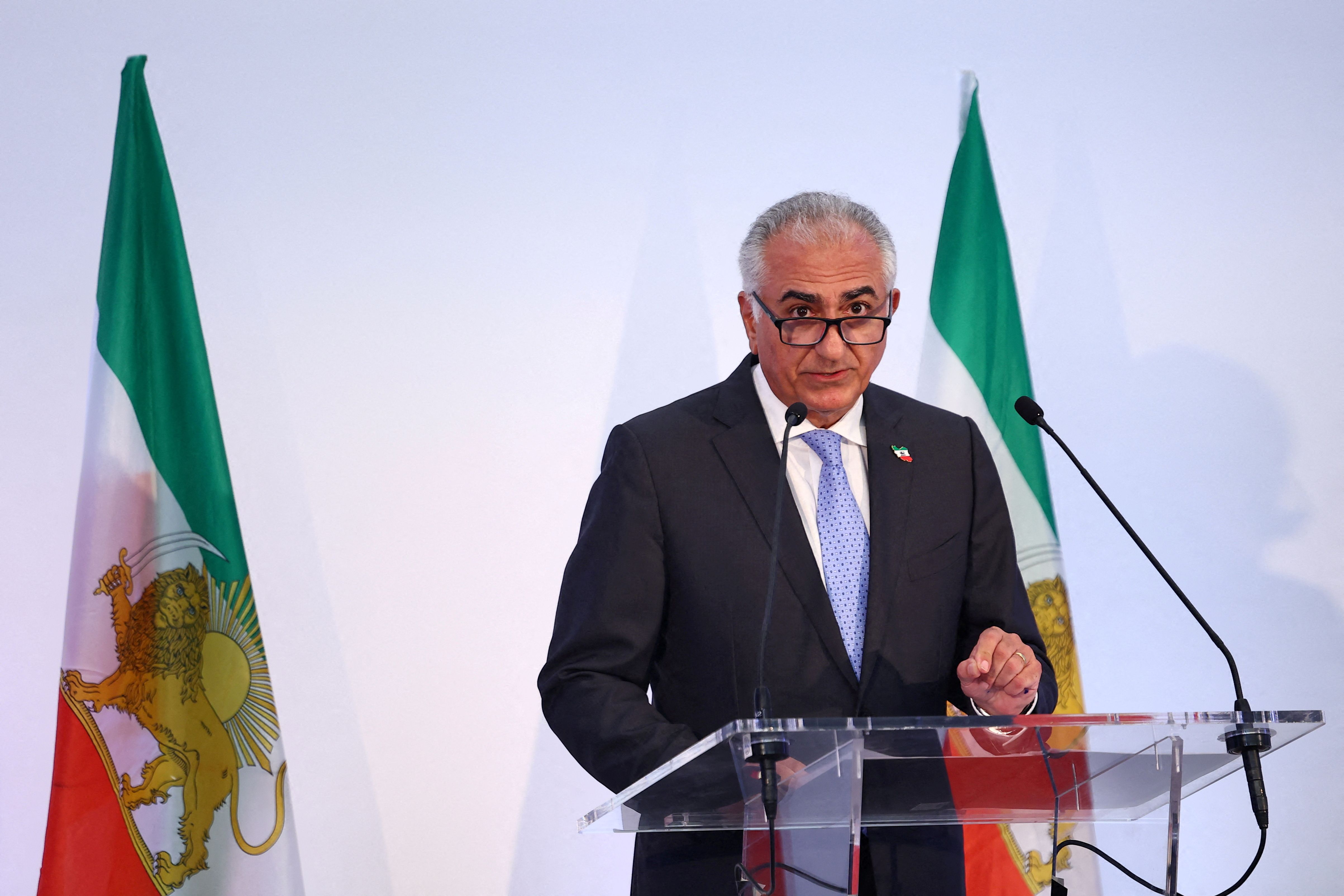 شاهزاده رضا پهلوی: مذاکرات مساله فرعی است، به قدرت ملت ایمان داشته باشید