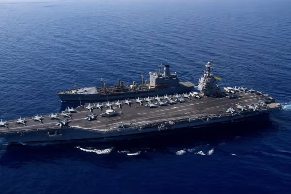 ترامپ تصویری از ناو هواپیمابر جرالد فورد را بدون هیچ توضیحی منتشر کرد