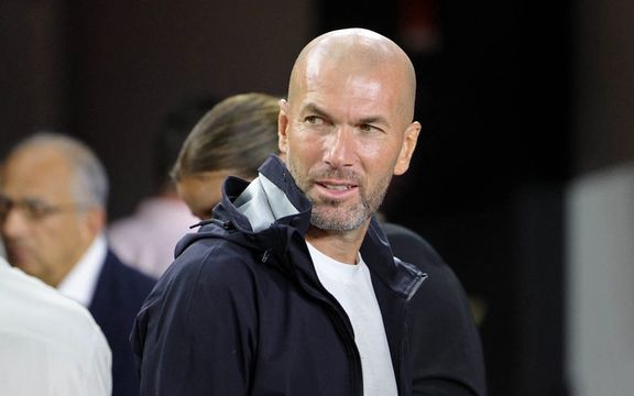 تکذیب چندباره زیدان: خبری از توافق با تیمی نیست، کنار خانوادهام لذت میبرم