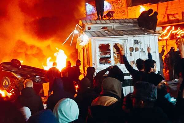 پیام مخاطب از تربتجام: ماموران به خانهها حمله و افراد را خانوادگی بازداشت میکنند