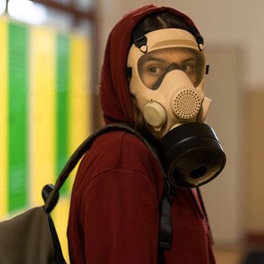 الهجمات الكيماوية على مدارس البنات وجه آخر لحرب النظام الإيراني ضد المرأة