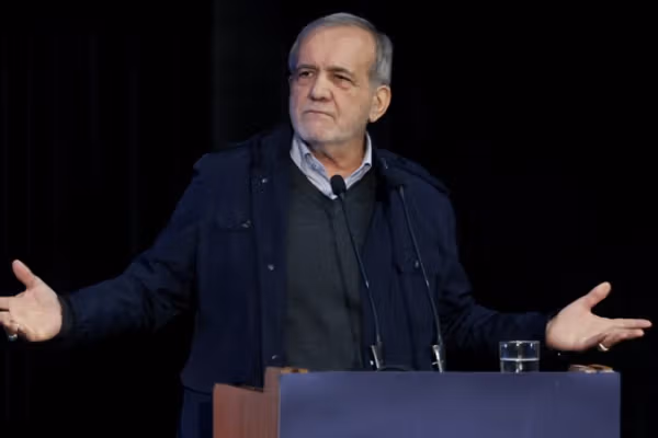 واکنش پزشکیان به انتقادات از رانت اینترنتی: دستور دادم سیمکارتهای سفید، سیاه شود