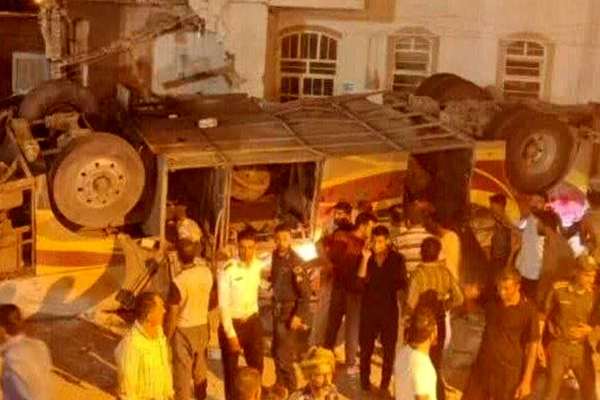 عشرات القتلى والمصابين الباكستانيين في انقلاب حافلة زوار "مراسم الأربعين" في إيران