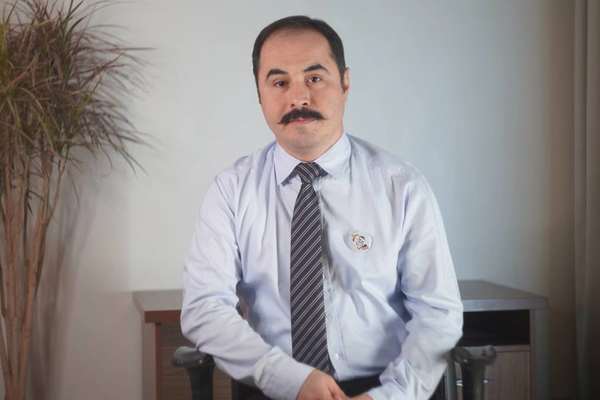 السجين السياسي الإيراني حسين رونقي يحوّل إضرابه عن الطعام من "رطب" إلى "جاف"
