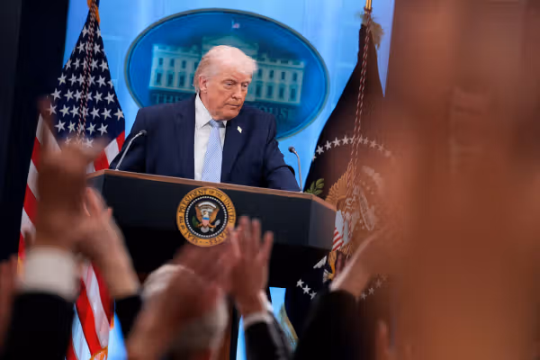 ترامپ: در حال مذاکره با حکومت ایران درباره کاهش تحریمها هستیم