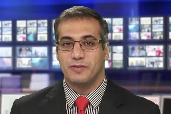 عائلة صحافي إيراني أميركي معتقل: الحرس الثوري استدرجه إلى إيران عبر سيناريو معقّد