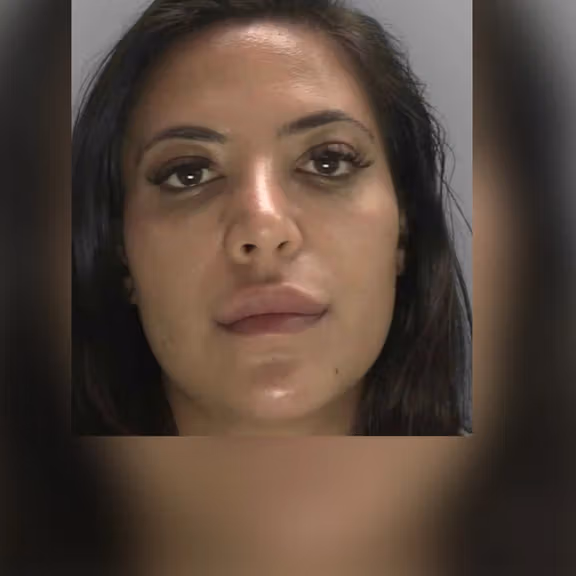 پلیس بریتانیا اعلام کرد یک زن ایرانی به جرم اختلاس، به پنج سال و ۱۰ ماه حبس محکوم شد