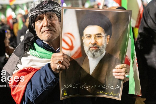 برلماني إيراني: المرشد الجديد يمكنه فقهيًا إصدار فتوى بشأن القضايا النووية