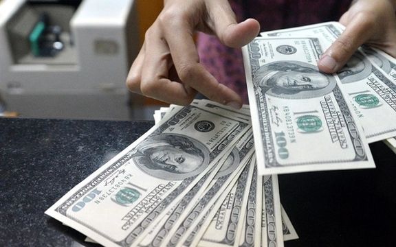رکوردشکنی بیسابقه قیمت دلار در روز شنبه ۲۶ آذر؛ دلار در هشت ماه ۱۲ هزار تومان گران شد