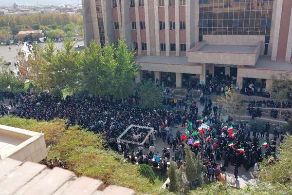 Hundreds Of Iranian University Professors Urge Release Of Students
