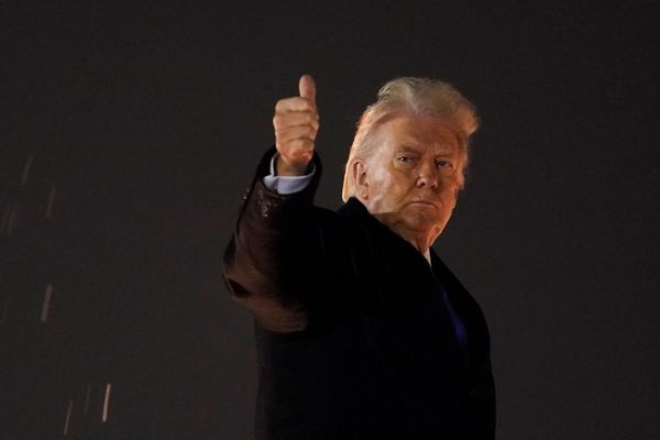 ترامپ: با ایلان ماسک درباره دسترسی مردم ایران به اینترنت صحبت میکنم