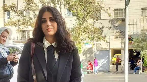 Sepideh Rashno before appearing for her court session