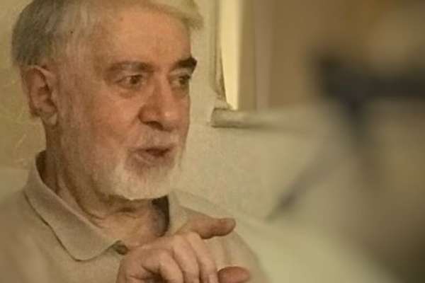 أنباء متضاربة في إيران حول تدهور صحة زعيم الحركة الخضراء حسين موسوي