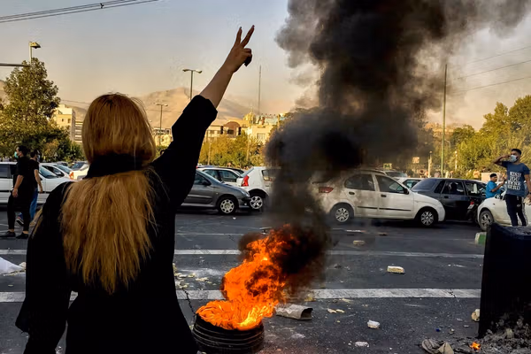 وال استریت ژورنال: جمهوری اسلامی سرکوب مخالفان را تشدید کرده است