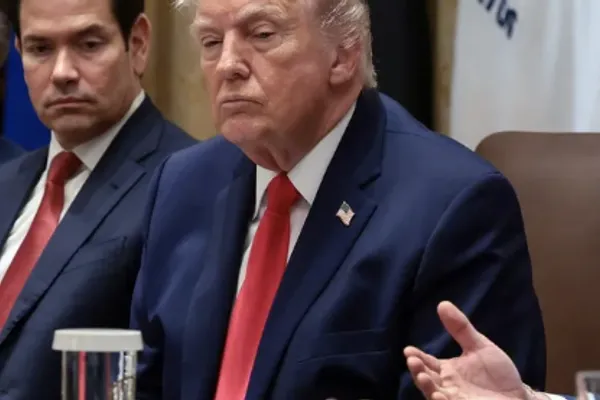 یک مقام کاخ سفید: ترامپ هشدار داد ایران باید «پیش از آنکه دیر شود» به توافق برسد