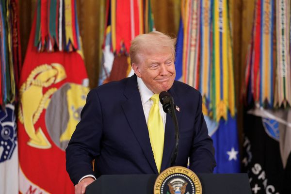 ترامب ساخرا: سليماني "أبو العبوات الناسفة"… أين هو الآن؟