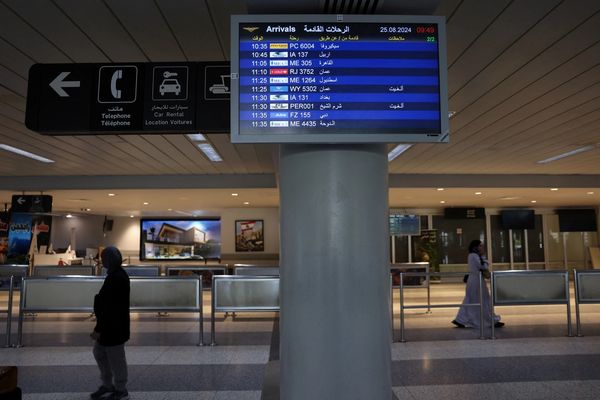 السلطات اللبنانية تضع دبلوماسيا إيرانيا تحت المراقبة في مطار بيروت بعد رفضه تفتيش حقيبته