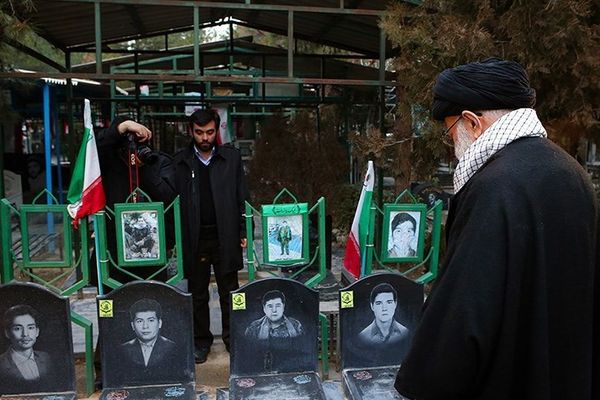 ملمحا إلى إيران وتركيا.. برلماني أفغاني سابق يطالب بعدم إرسال مواطنيه إلى الحرب في سوريا