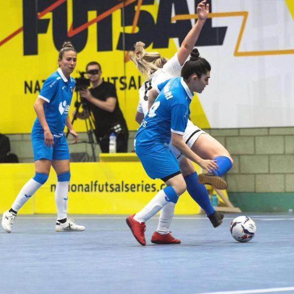 هلوسیا لندن با حضور یگانه خلیلی نایب قهرمان سوپرلیگ فوتسال انگلستان شد