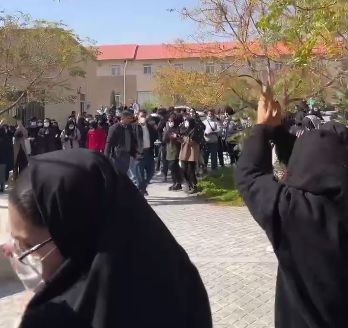 احتجاجات جديدة لطلاب الجامعات الإيرانية.. ودعوة لمظاهرات في "أربعينية" ضحايا مجزرة زاهدان