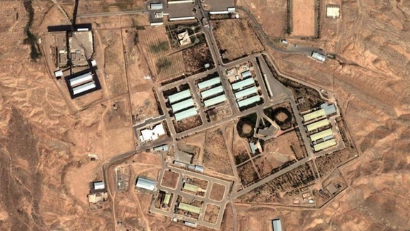 "فوربس": إسرائيل تستعد لشن ضربات بعيدة المدى على المنشآت النووية الإيرانية