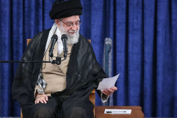 خامنئي يهوّن من كارثة انفجار ميناء رجائي: تحدث في كل مكان ويتم التعويض عنها