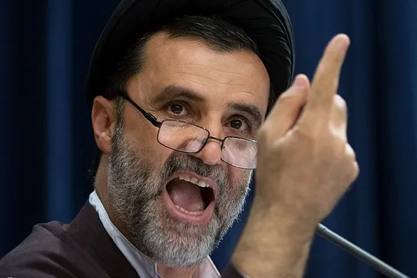 صدا و سیما خواستار پیگرد قضایی نبویان بهدلیل خواندن نامههای بهکلی سری مجتبی خامنهای شد